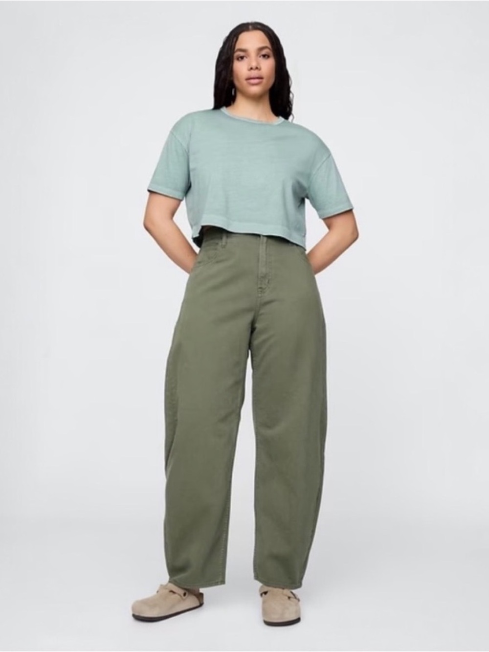 GAP • Barrel Jeans in olive green